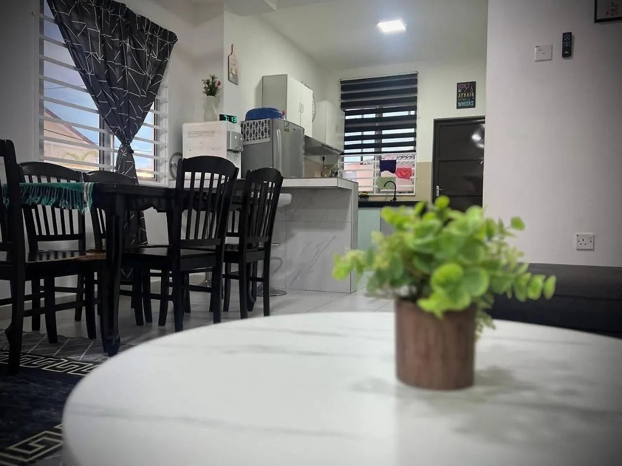 H&M Private Pool Homestay Kampong Ayer Resam