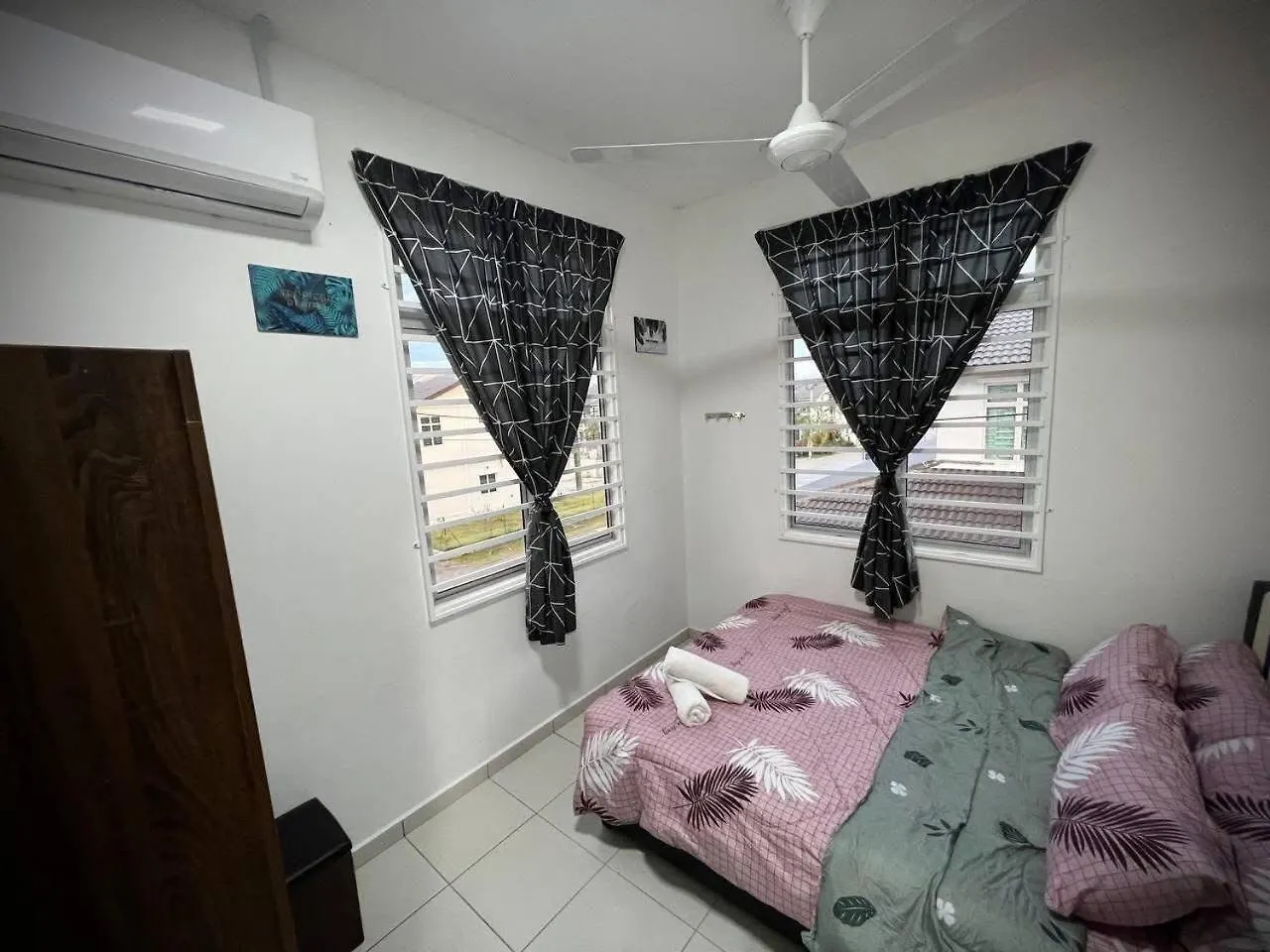 H&M Private Pool Homestay Kampong Ayer Resam 0*,